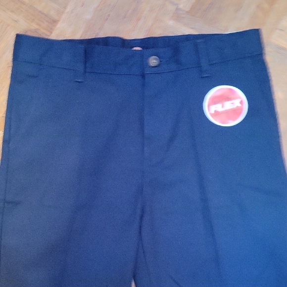 Dickies Flex Slim Fit Navy Flat Shorts with Adjustable Waistband Size 16 - Picture 4 of 6